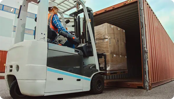 शिपिंग कंटेनर - लोडिंग साइट