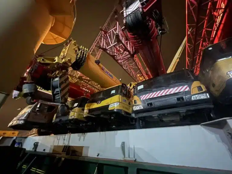 Envío de carga fraccionada desde China a Arabia Saudita - Carga con grúa