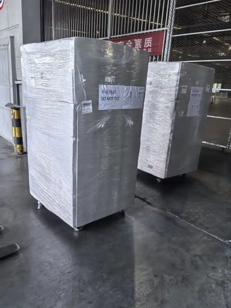 ロシアからシンガポール空港倉庫への冷蔵庫輸送