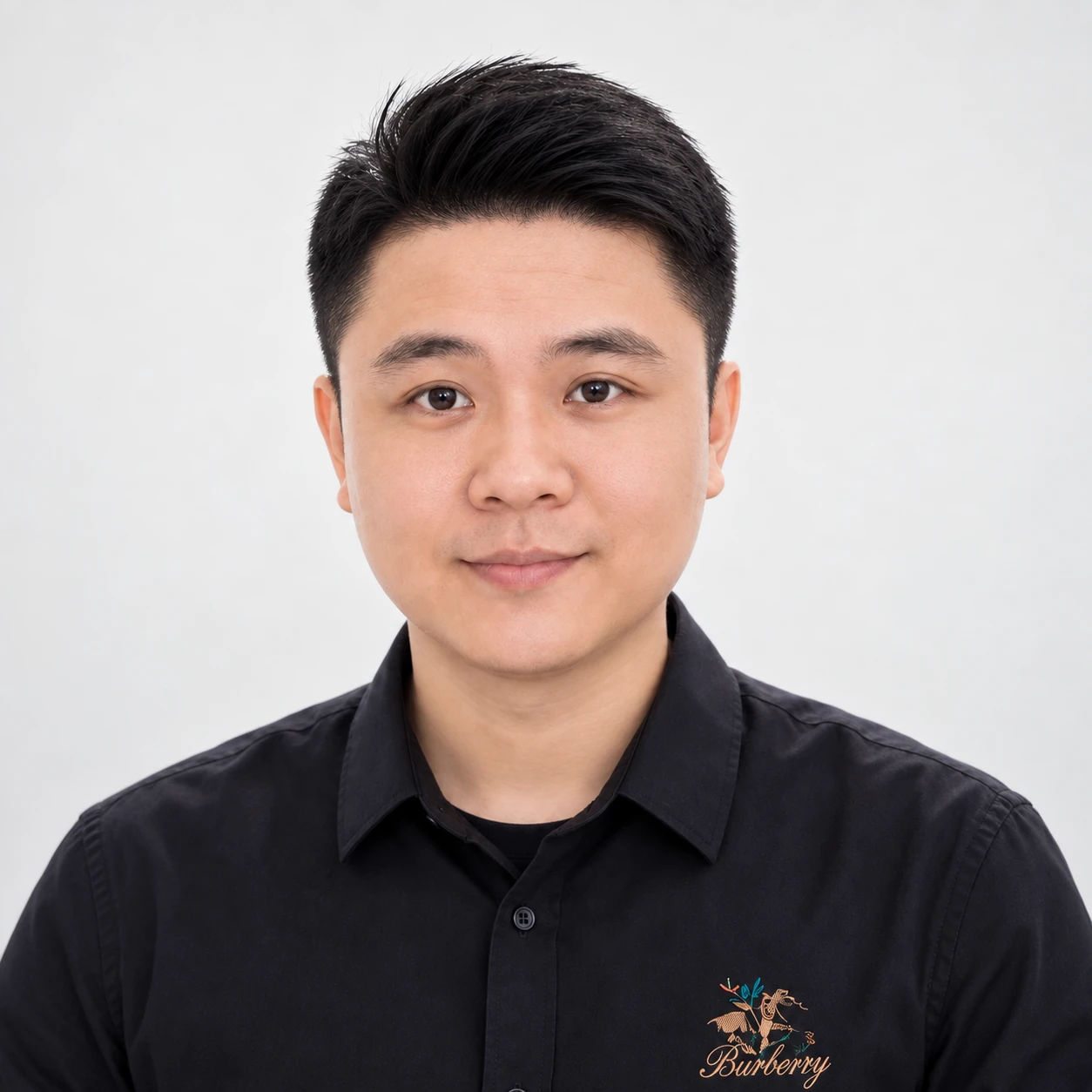 Leo, general manager at Tonlexing Logistics